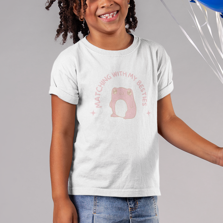 Pink Frog Besties Kids T-Shirt – Sensory Friendly Soft Cotton – No Side Seams – Pastel Pink Neurospicy Gift – Cute Froggy Best Friend Tee